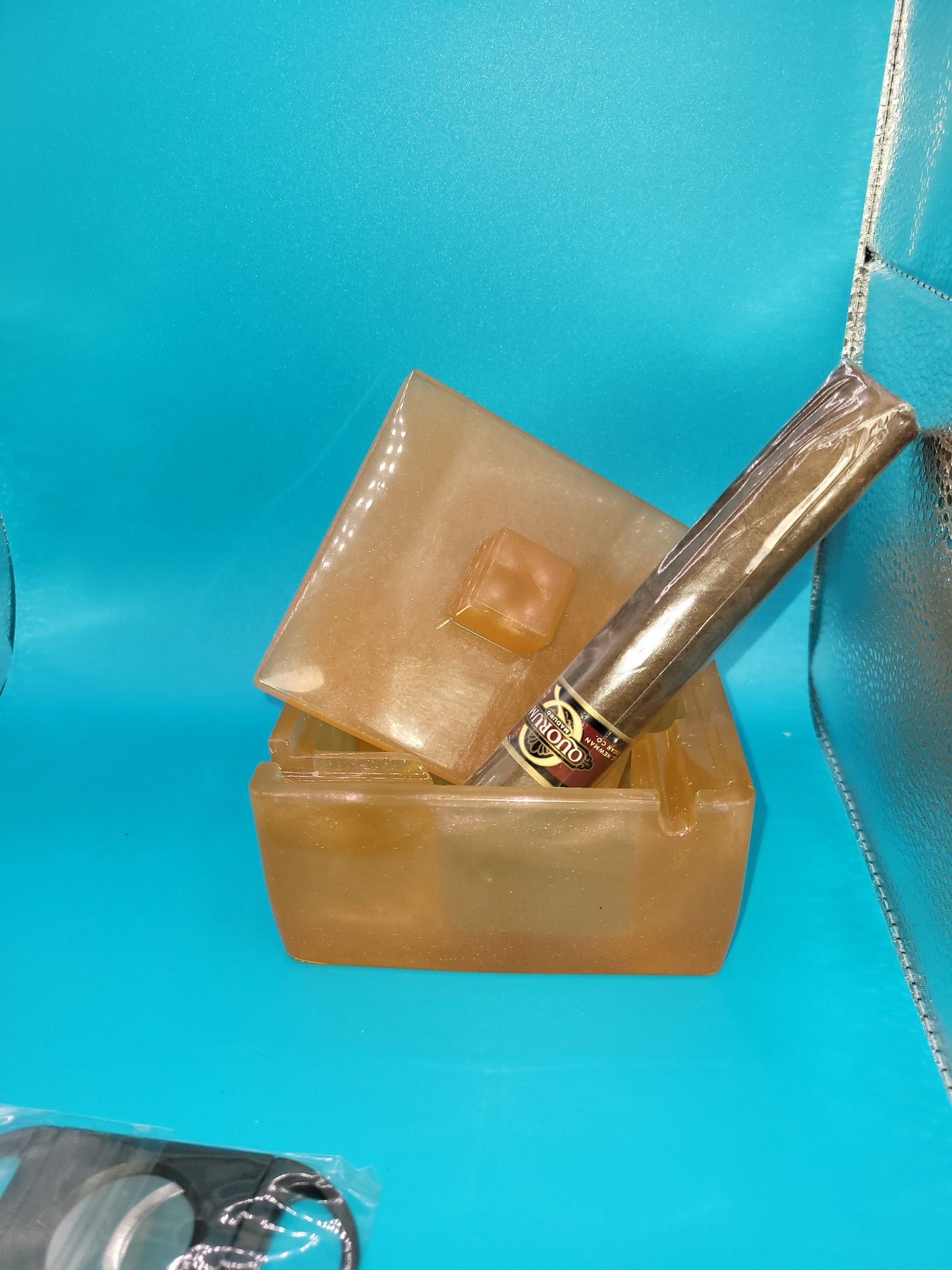 Large ashtray with lid