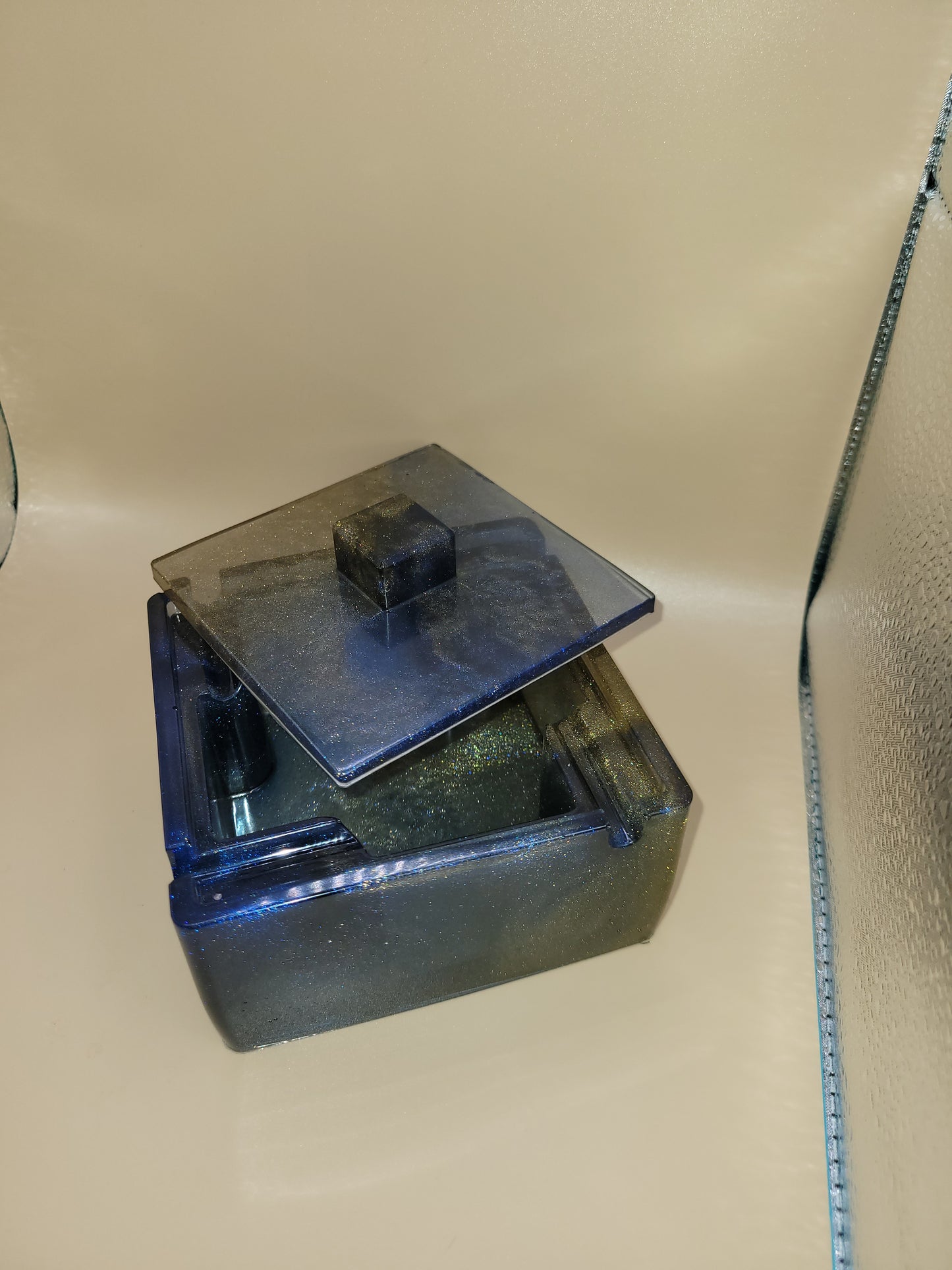 Large ashtray with lid