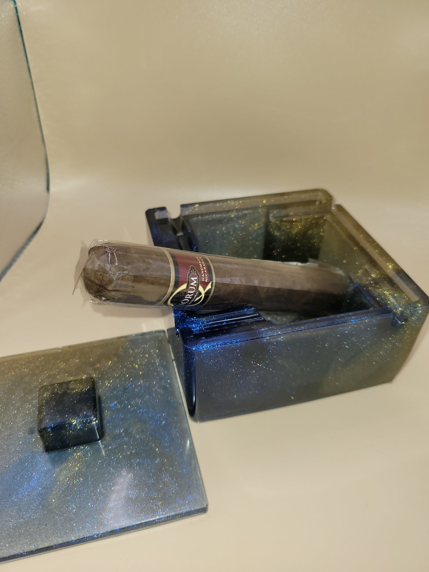 Large ashtray with lid