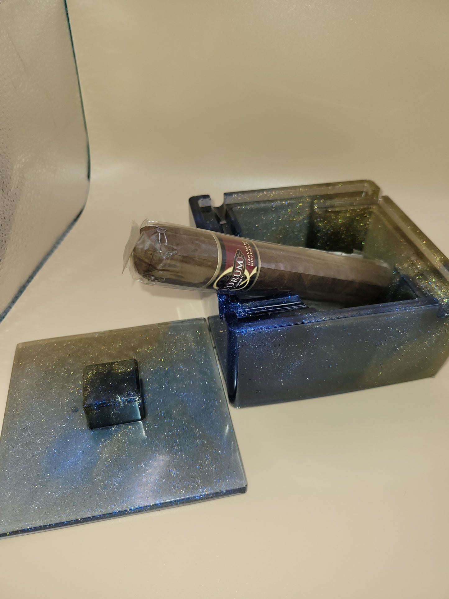 Large ashtray with lid