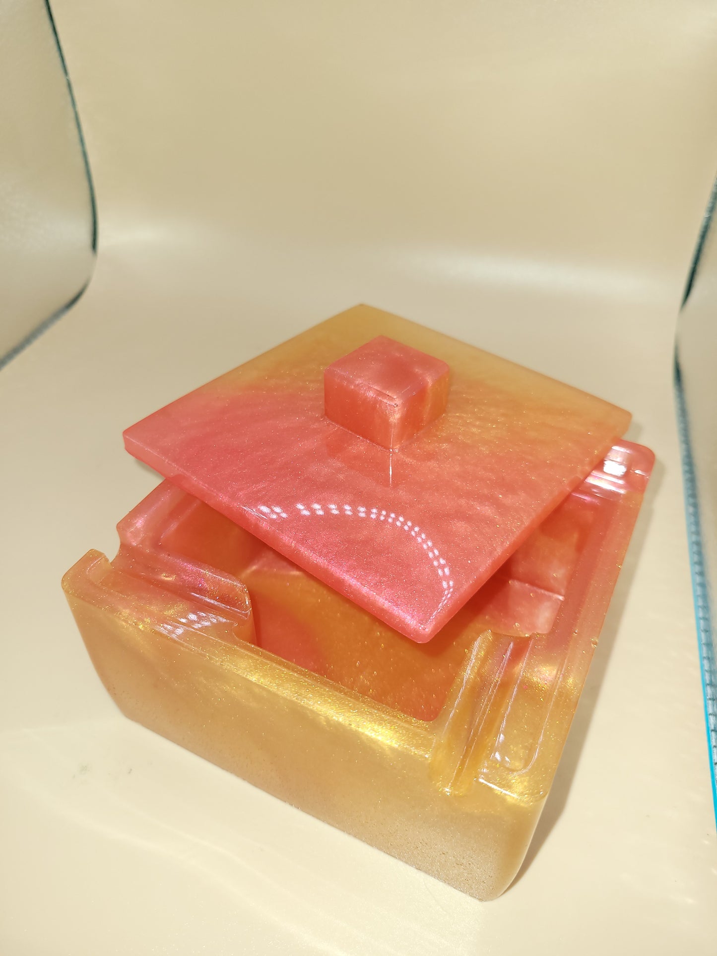 Large ashtray with lid