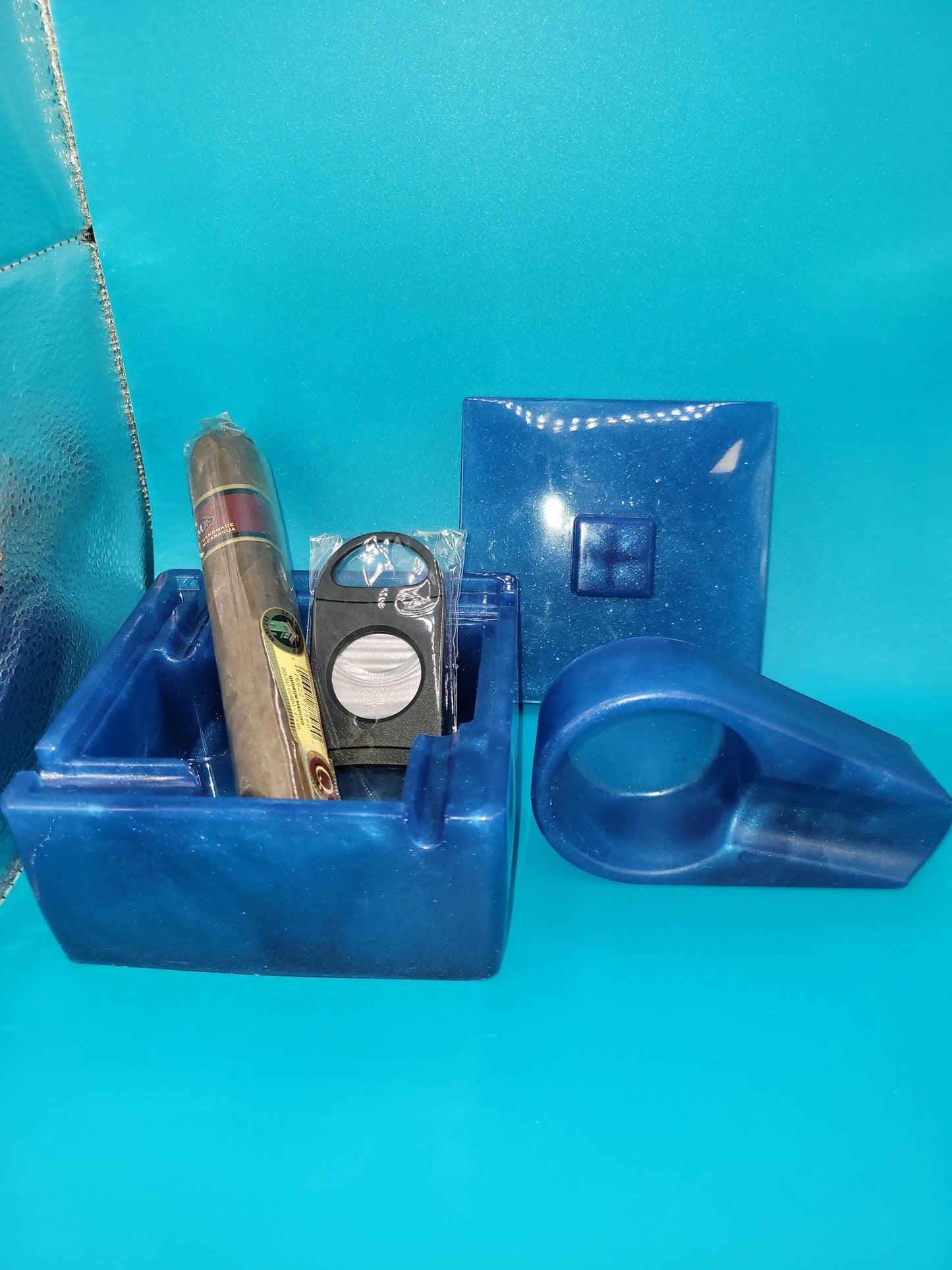 Ashtray with lid in Blue
