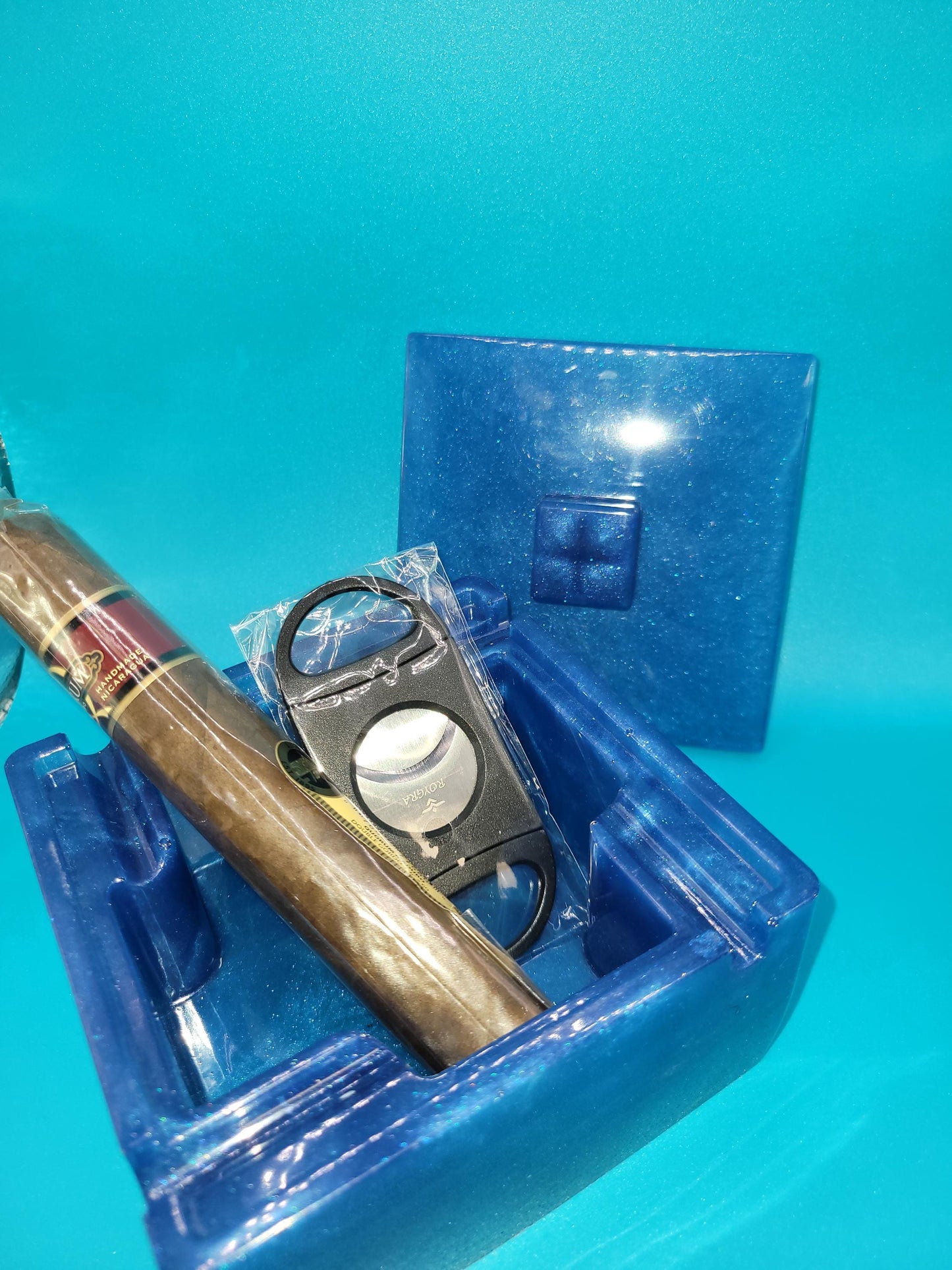 Ashtray with lid in Blue