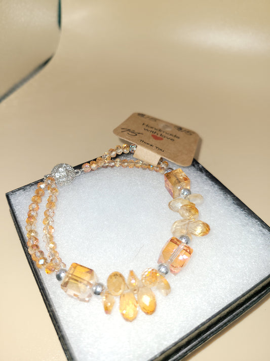 Hand breaded bracelt