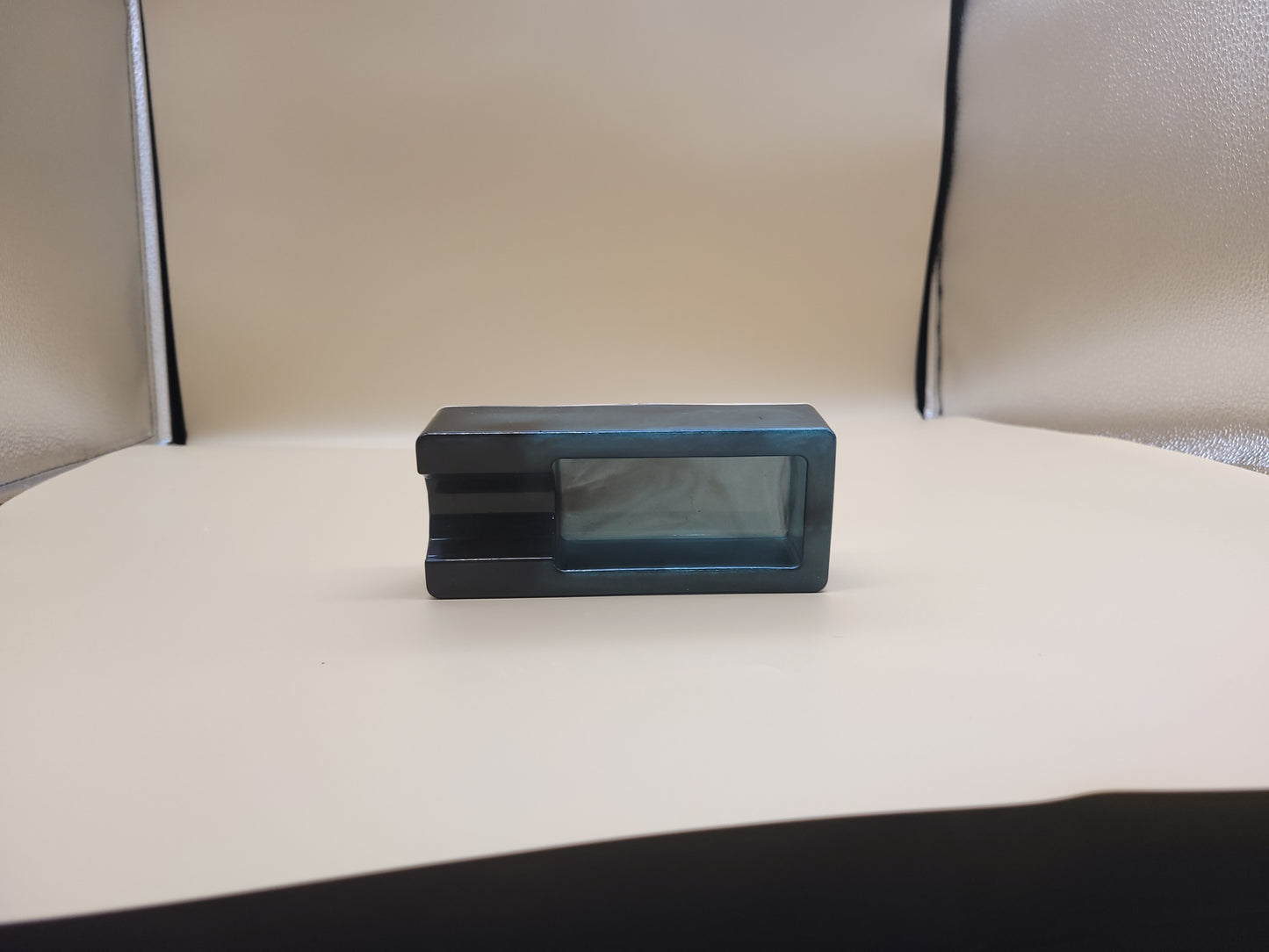 Premium Resin Cigar Holder - Elegant Smoking Accessory