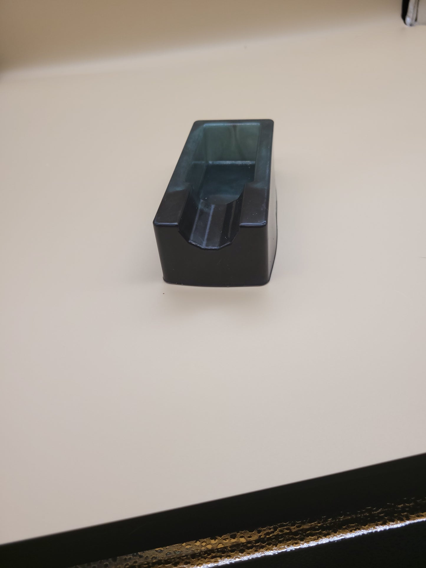 Premium Resin Cigar Holder - Elegant Smoking Accessory