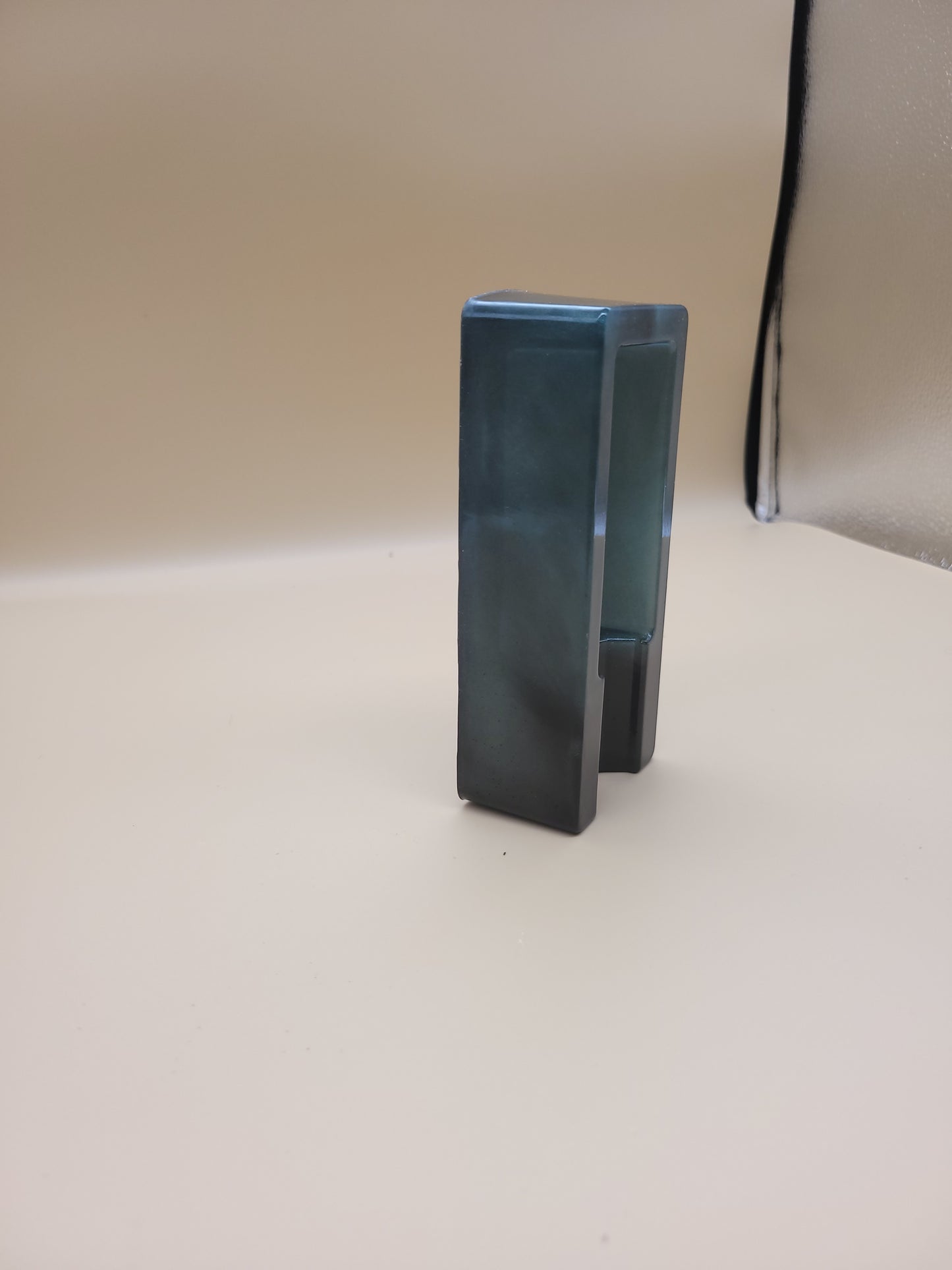 Premium Resin Cigar Holder - Elegant Smoking Accessory