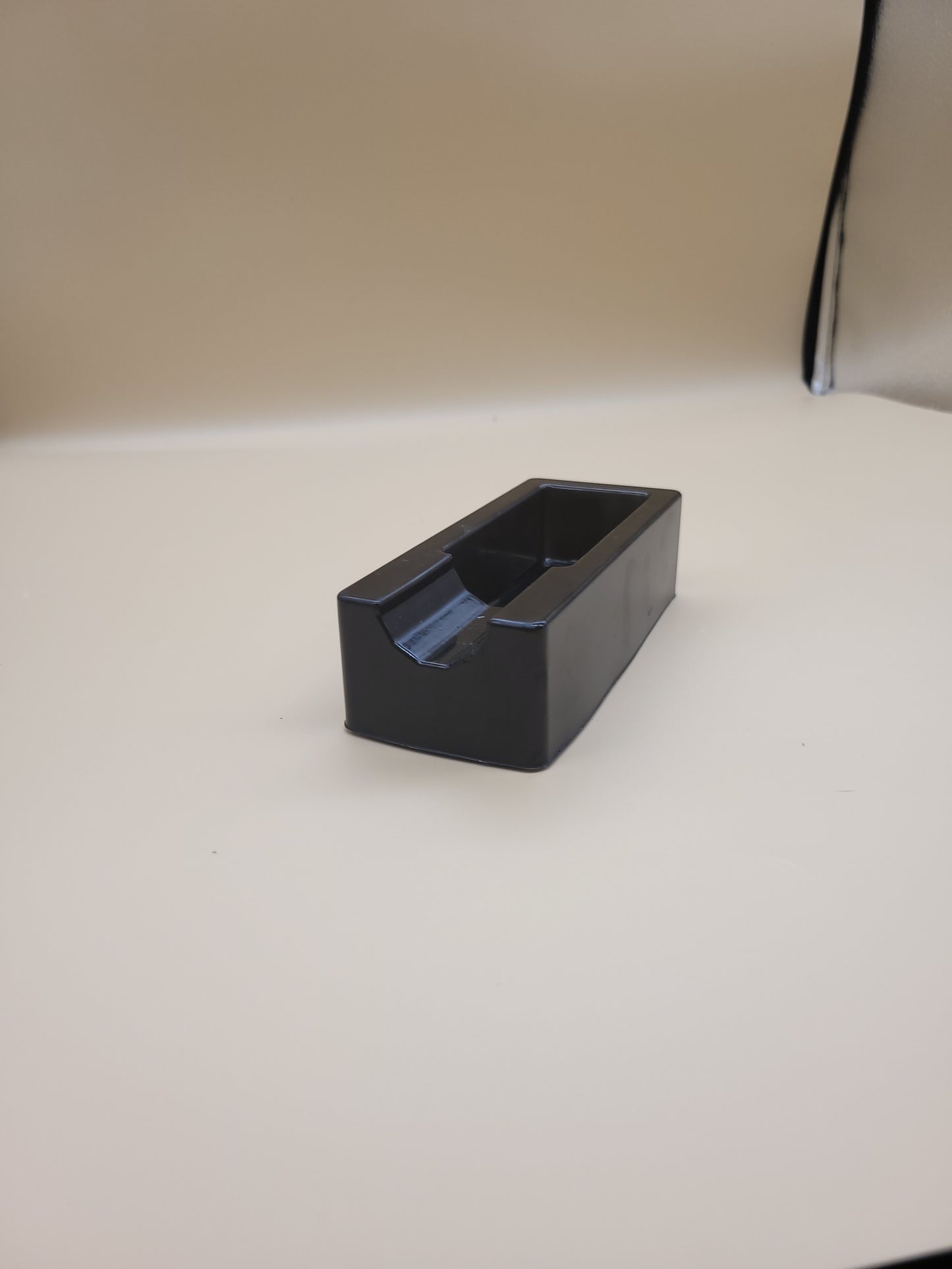 Premium Resin Cigar Holder - Elegant Smoking Accessory