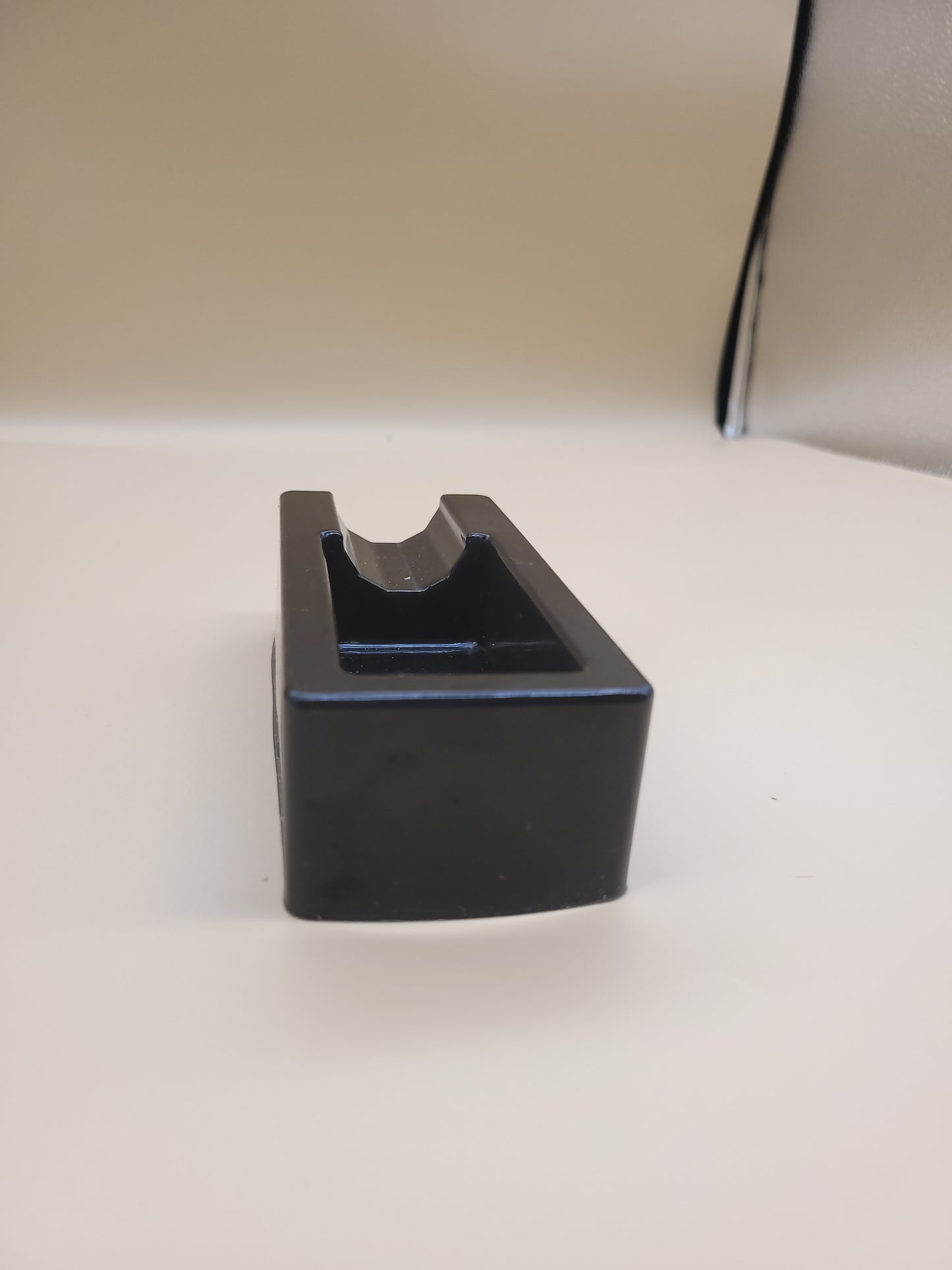 Premium Resin Cigar Holder - Elegant Smoking Accessory