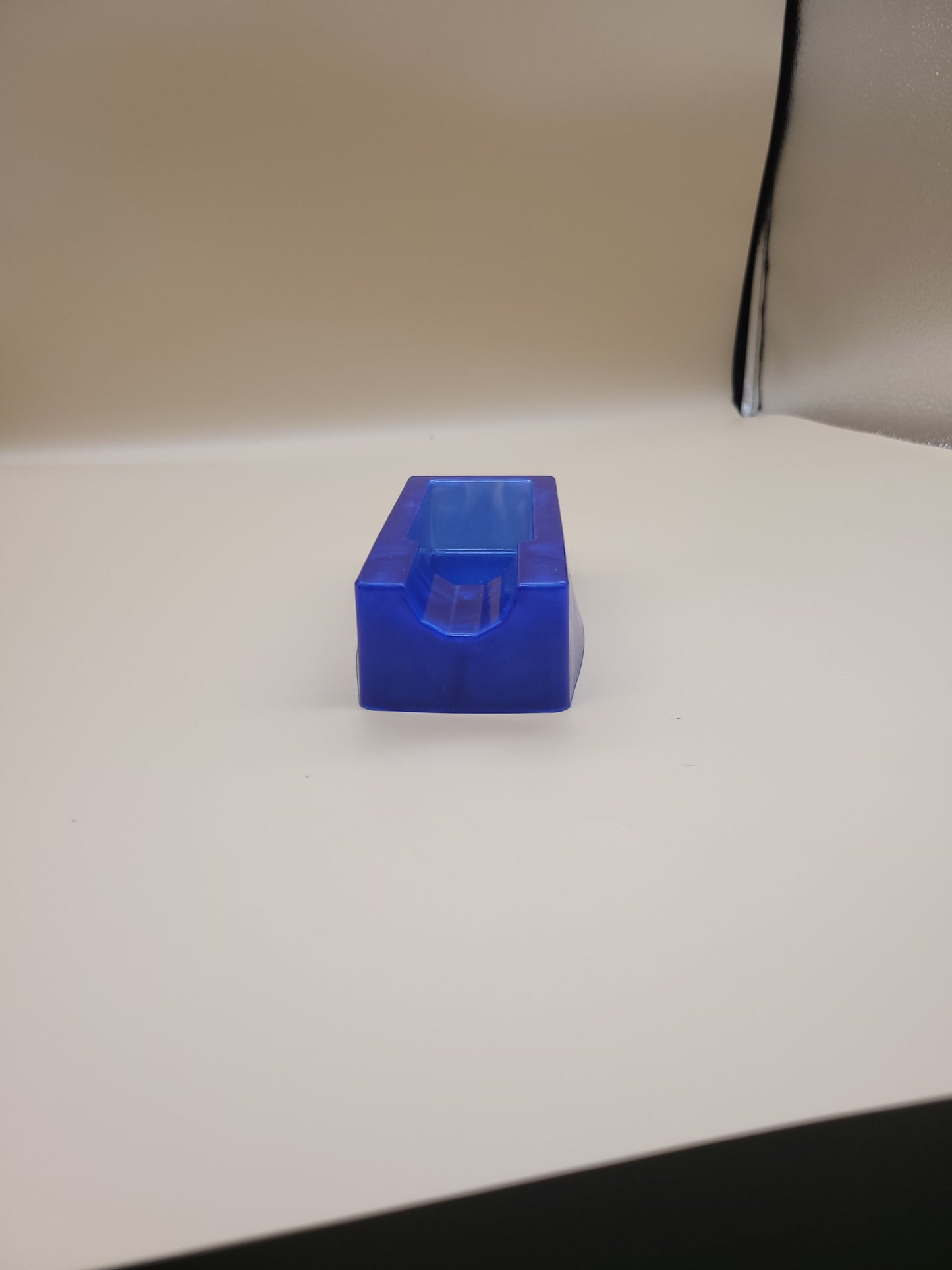 Premium Resin Cigar Holder - Elegant Smoking Accessory