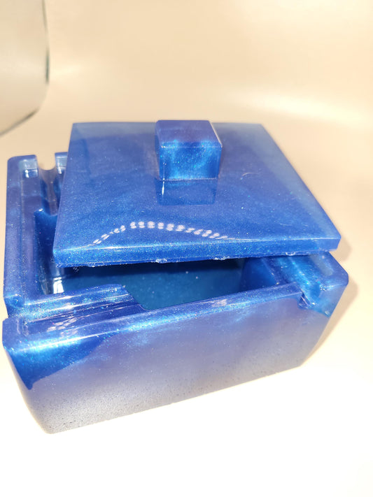 Ashtray with lid in Blue
