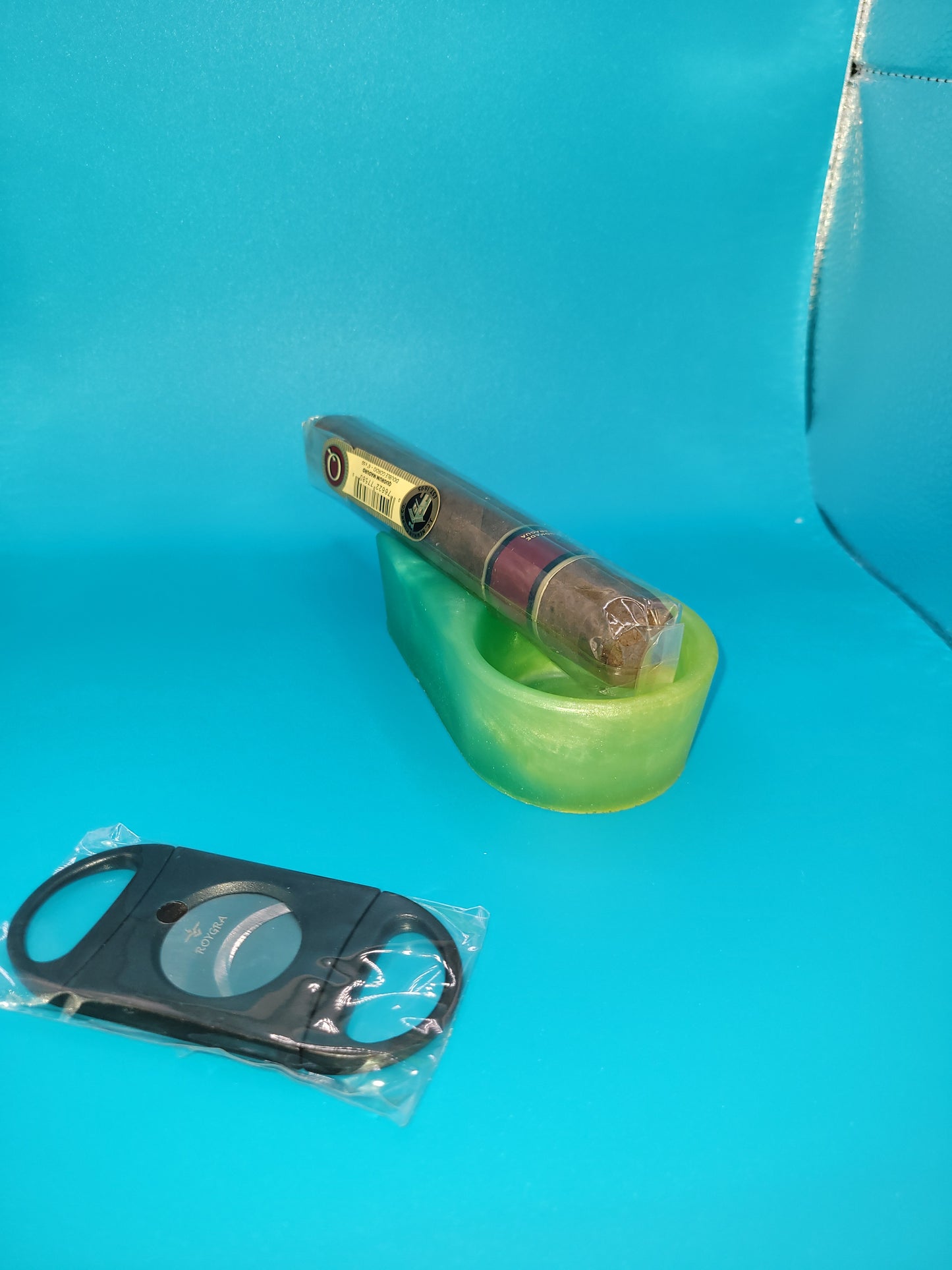 Handmade Small Cigar Holder - Artisan Epoxy Resin Smoking Accessory