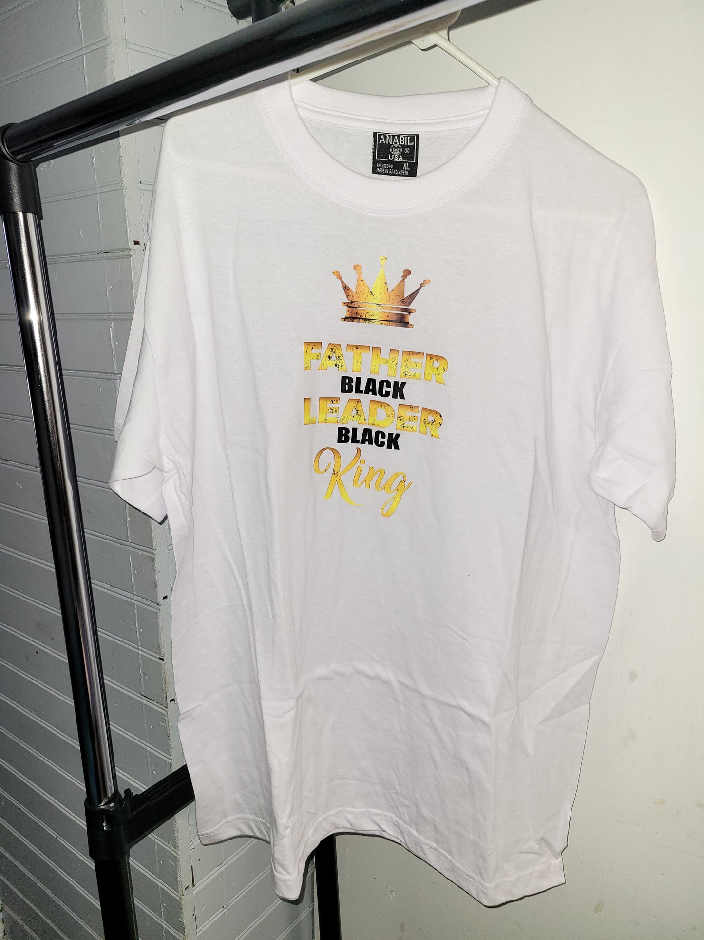 Black Father, Black Leader - Empowering African American T-Shirt XL