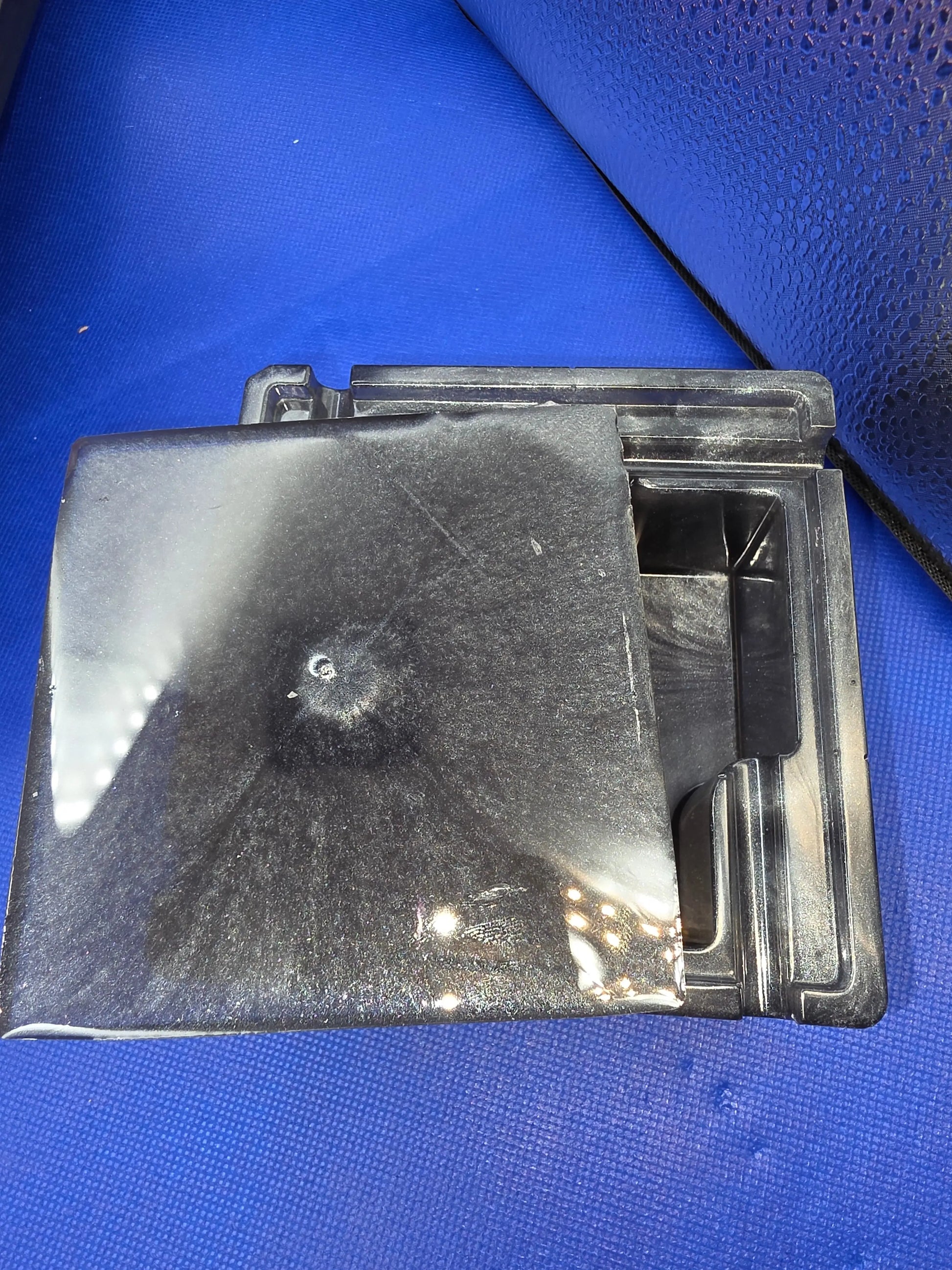 Large Resin Ashtray with Lid – Handcrafted Smoker's Accessory Annette's Unique Designs