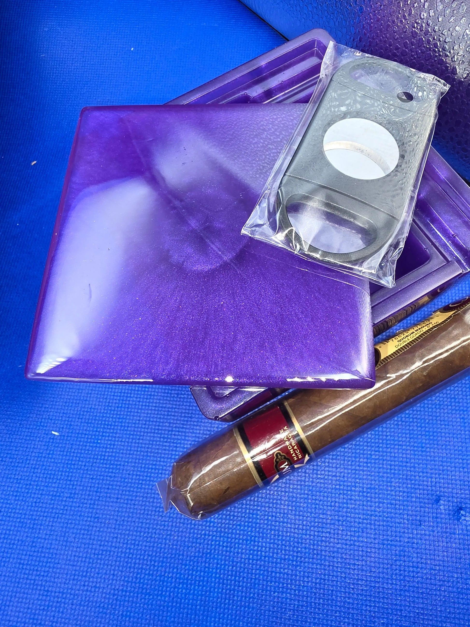 Large Resin Ashtray with Lid – Handcrafted Smoker's Accessory Annette's Unique Designs