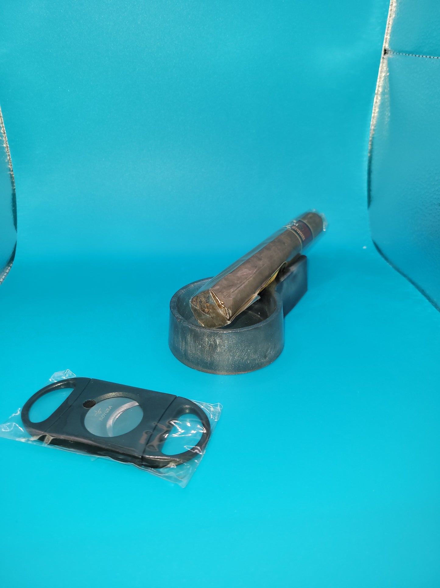 Handmade Small Cigar Holder - Artisan Epoxy Resin Smoking Accessory